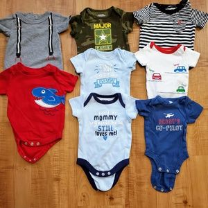 Bundle of 8 newborn onesies